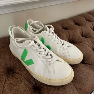 Womens Veja Sneaker